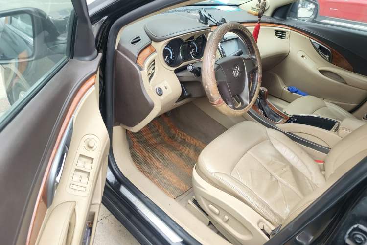 Used Buick LaCrosse 2012 2.4L SIDI Elegant Edition Driver Seat