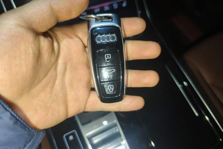 Used Audi Q7 2023 45 TFSI quattro S line Sport model
