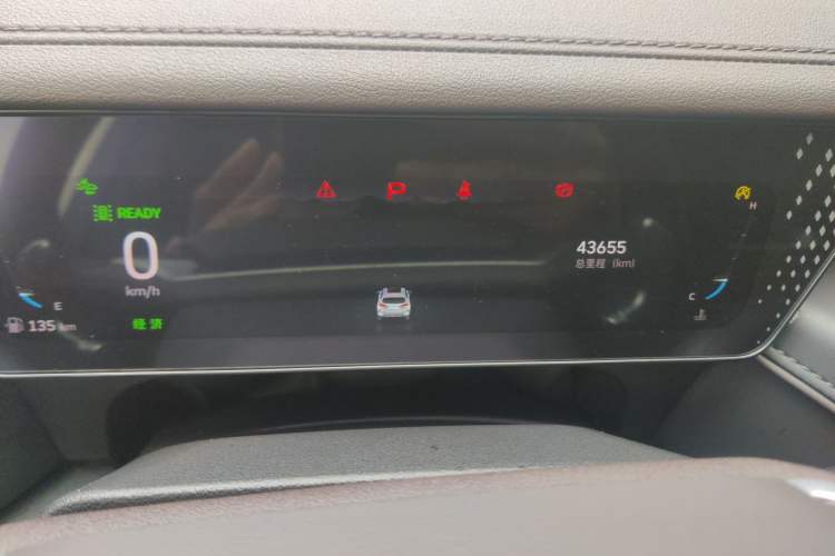 Used Wey Mocha 2021 2.0T Two-Wheel-Drive Premium Edition Odometer Close Up