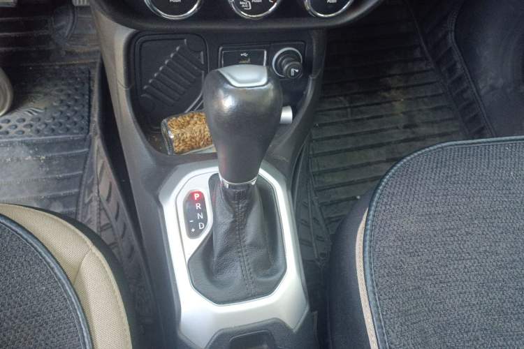 Used Jeep Renegade 2016 1.4T Automatic Jingneng Edition Gear Lever