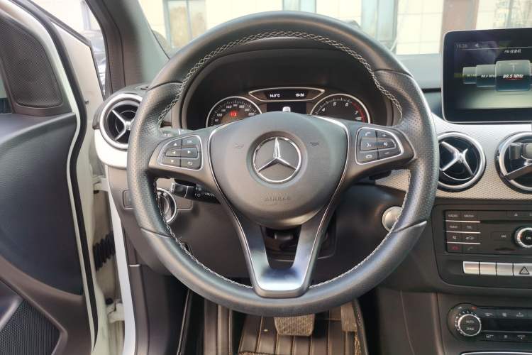 Used Mercedes-Benz B-Class 2017 B 200 Fashion Model
