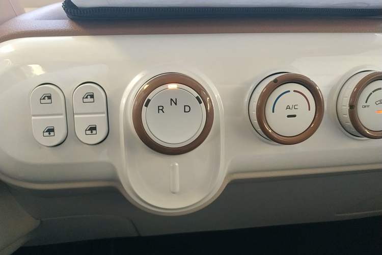 Used Bestune Pony 2026 222km Colorful Horse Gear Lever