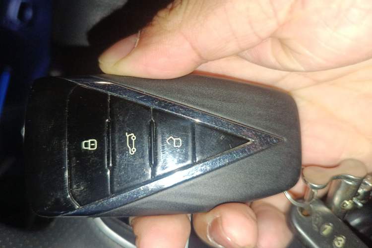 Used Venucia V 2021 260T Idol Edition