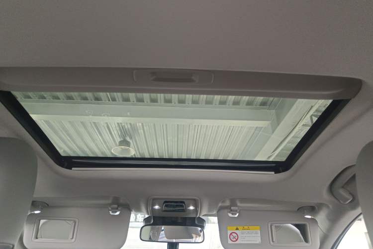 Used Toyota bZ3 2024 517 km Elite PRO Headliner