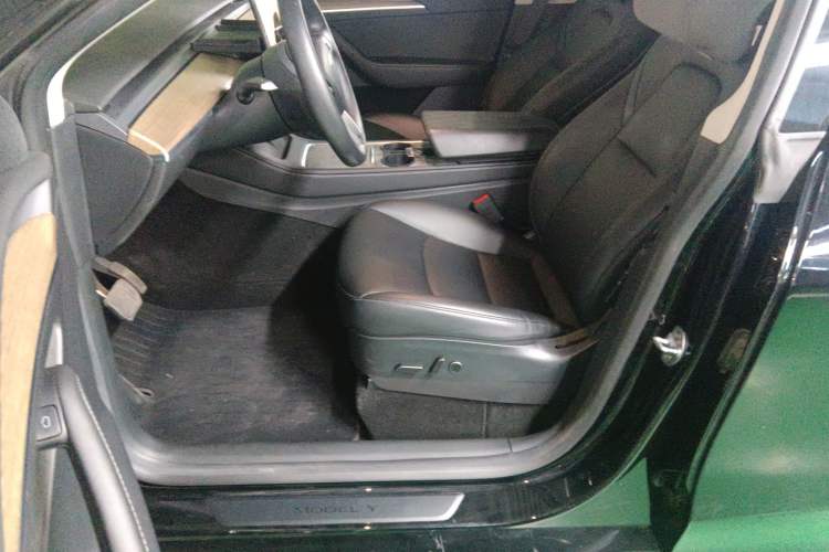 Used Tesla Model Y 2022 Rear-Wheel-Drive Version