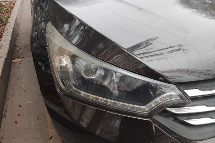 Used Dongfeng Aeolus AX7 2015 2.0L Automatic Zhiyi Trim