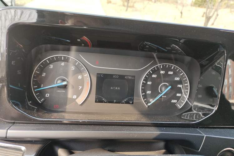 Used Ford Transit 2023 2.0T Gasoline Automatic Business & Travel Model Mid-axle Low-roof Design 7/8/9-Seater