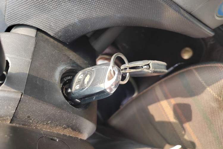 Used Chevrolet Sail 2013 Sedan 1.4L Manual Ideal Happiness Edition Vehicle Key