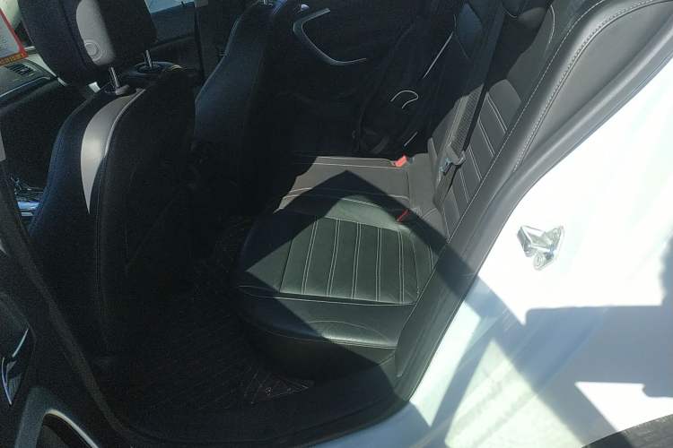 Used Buick Regal 2014 1.6T Fashionable Tech Edition
