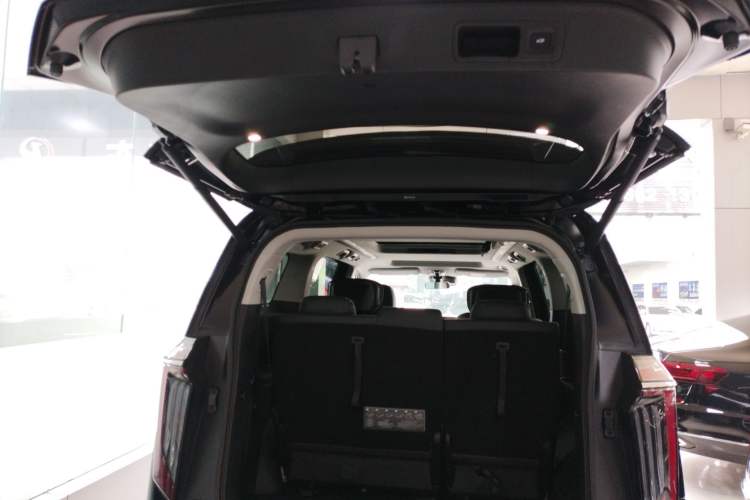 Used GAC Trumpchi M8 2024 Master Series 400T Prestige Edition Trunk