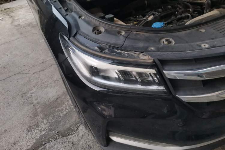 Used Dongfeng Fengon ix7 2020 2.0 TGDI Automatic All-Wheel-Drive ZhenTu Edition
