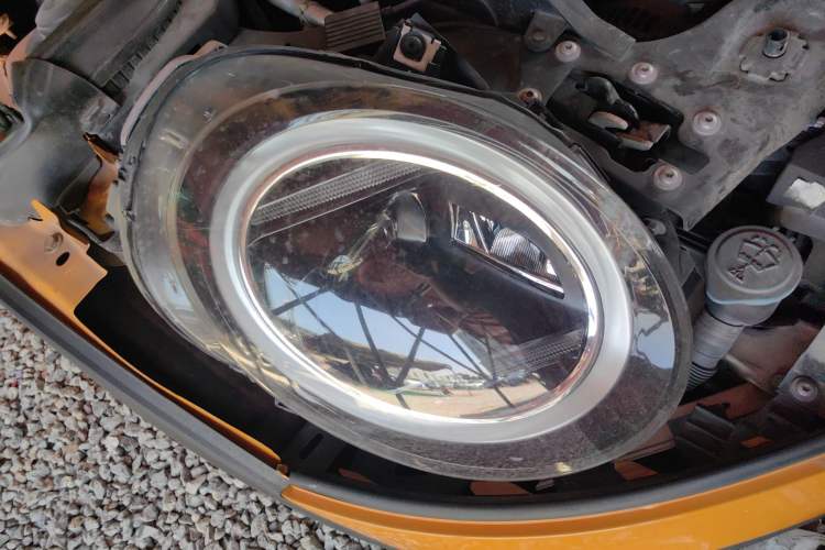 Used MINI 2015 1.5T COOPER Fun Five-Door Edition Right Front Headlight