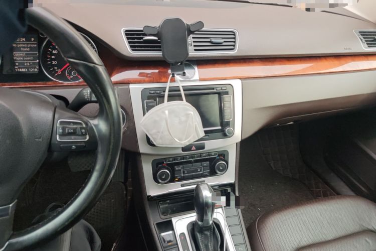 Used Volkswagen Magotan 2012 Travel Edition 2.0 TSI Luxury Version Audio And AC Panel