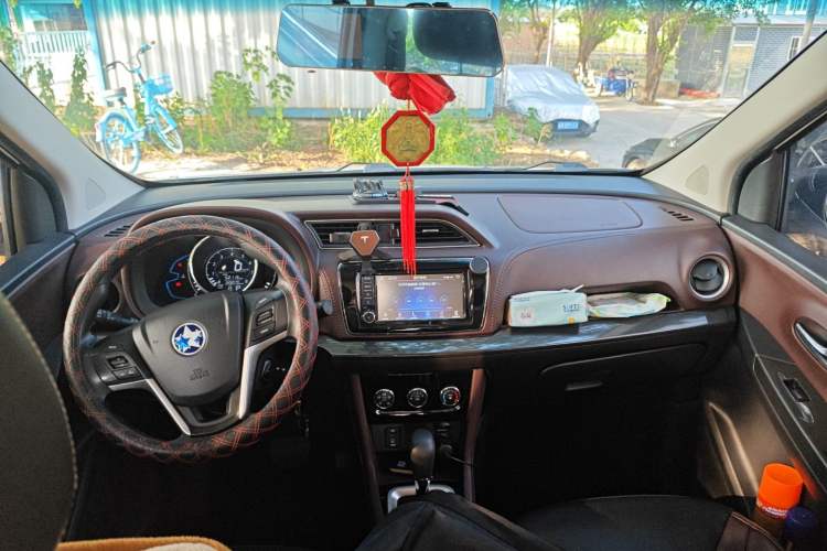 Used Venucia M50V 2017 1.6L XL CVT Luxury Edition
