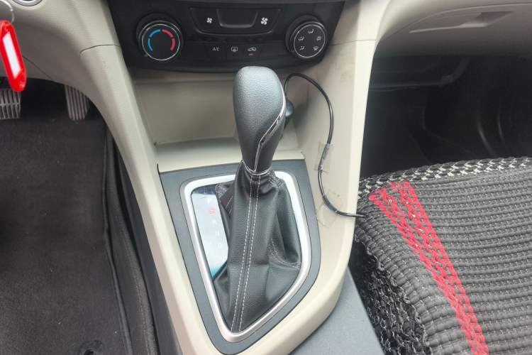 Used Buick GT 2015 15N Automatic Elite Version Gear Lever