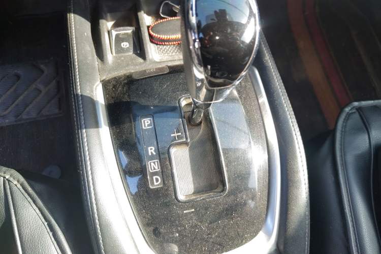 Used Nissan X-Trail 2019 2.0L CVT Smart Connect Comfort Edition 2WD Gear Lever