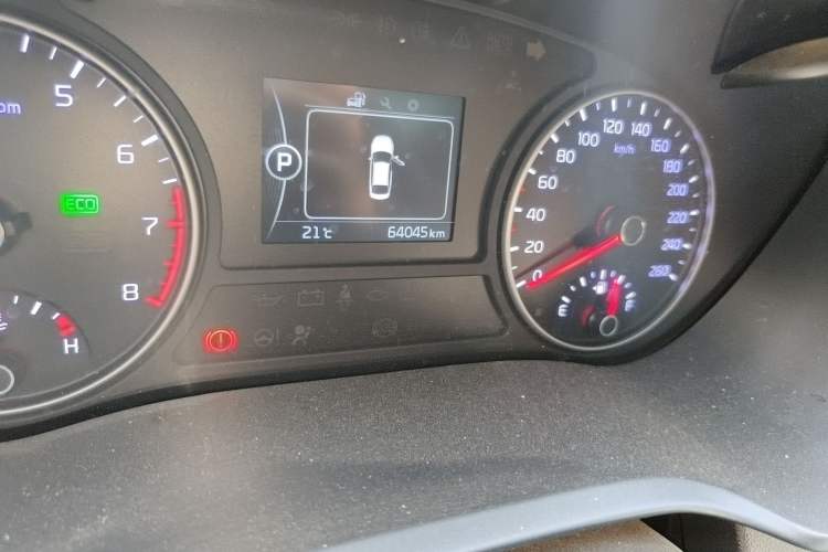 Used Kia K5 2016 1.6T Automatic PRM Odometer Close Up