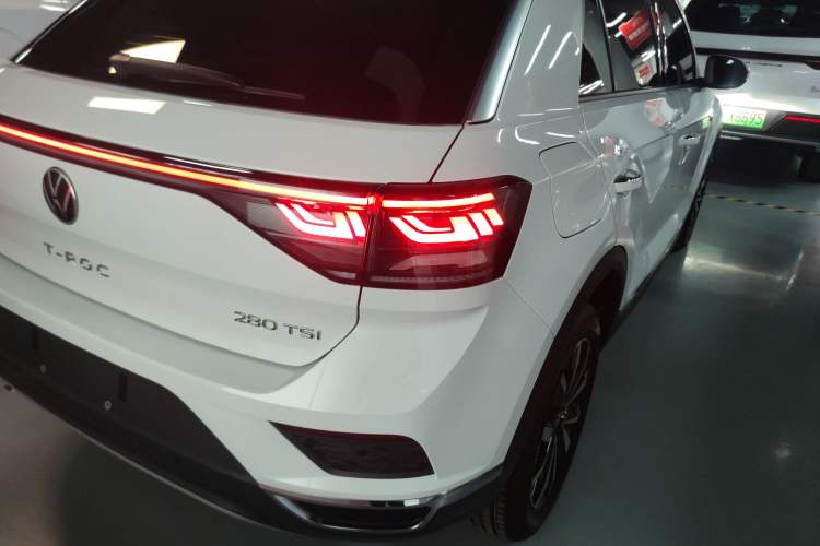 Used Volkswagen T-ROC 2025 280TSI DSG Two-Wheel Drive Time Edition Exterior 3