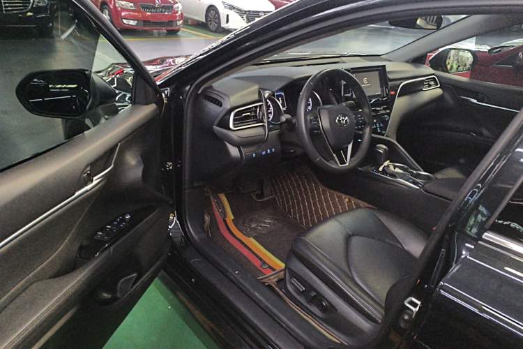 Used Toyota Camry 2021 2.0G Luxury Edition Driver Seat
