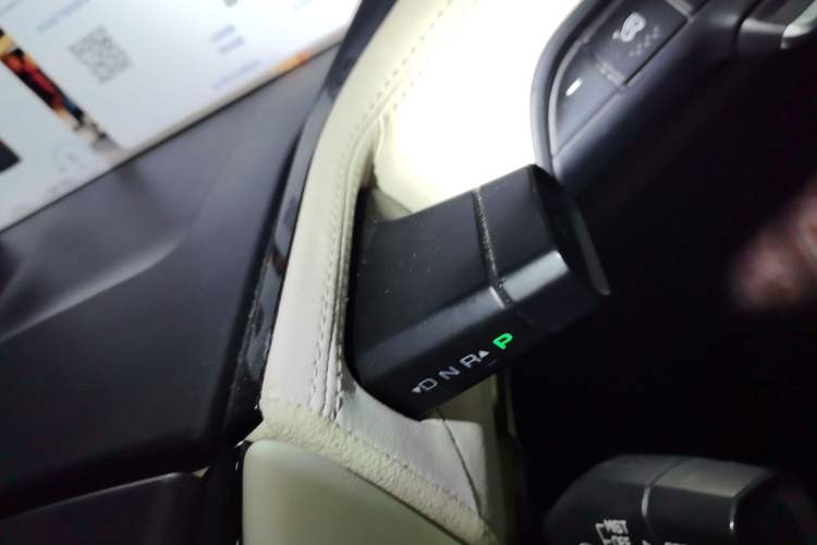 Used Baojun KiWi EV 2021 Artist Model Lithium Iron Phosphate