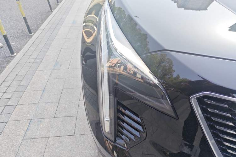 Used Cadillac XT4 2023 28T Two-Wheel-Drive Luxury Version