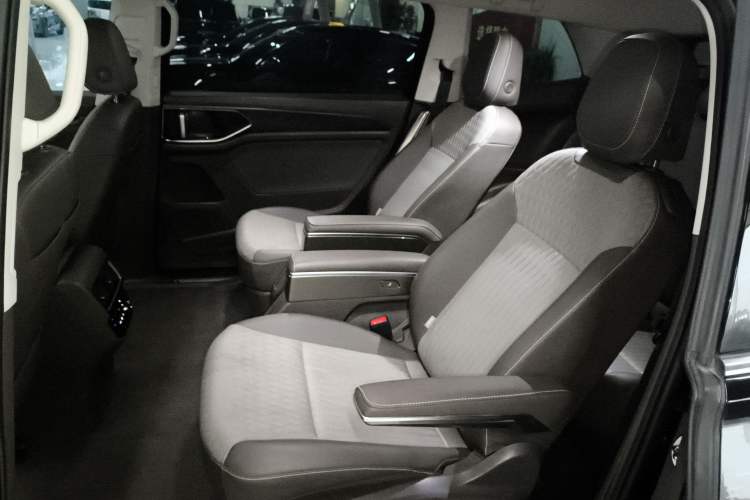 Used Volkswagen Viloran 2023 Revised 330TSI Business Edition Interior 4