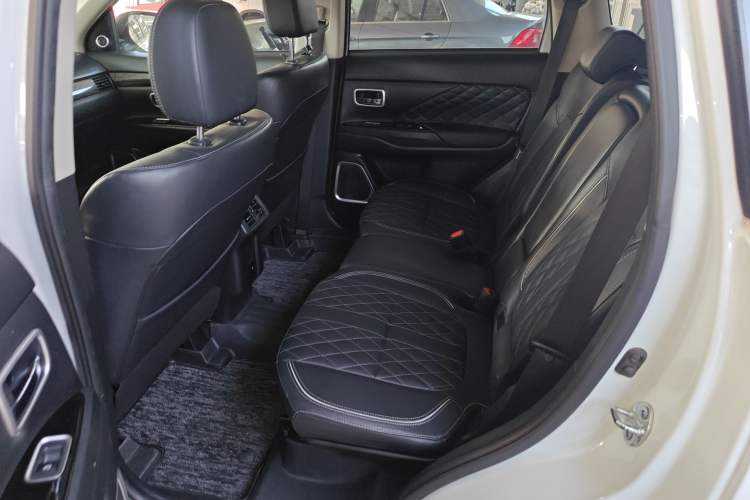 Used Mitsubishi Outlander 2020 2.4L 4x4 Zhi Xiang Edition 7-Seater
