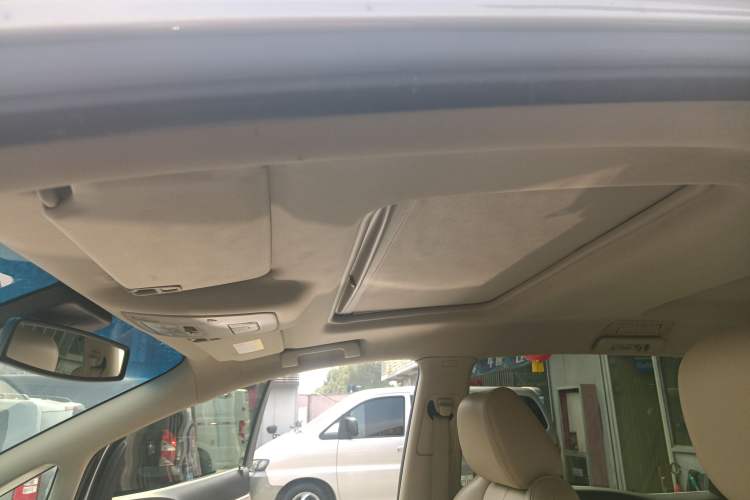 Used Buick GL8 2018 28T Luxury Model China VI Standard
