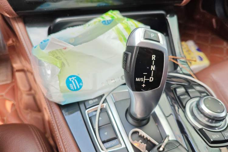 Used BMW 5 Series 2014 520Li Elegant Model
