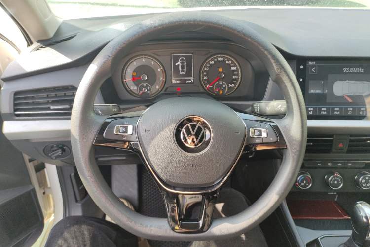 Used Volkswagen Lavida 2022 1.5L Automatic Fashion Edition Steering Wheel