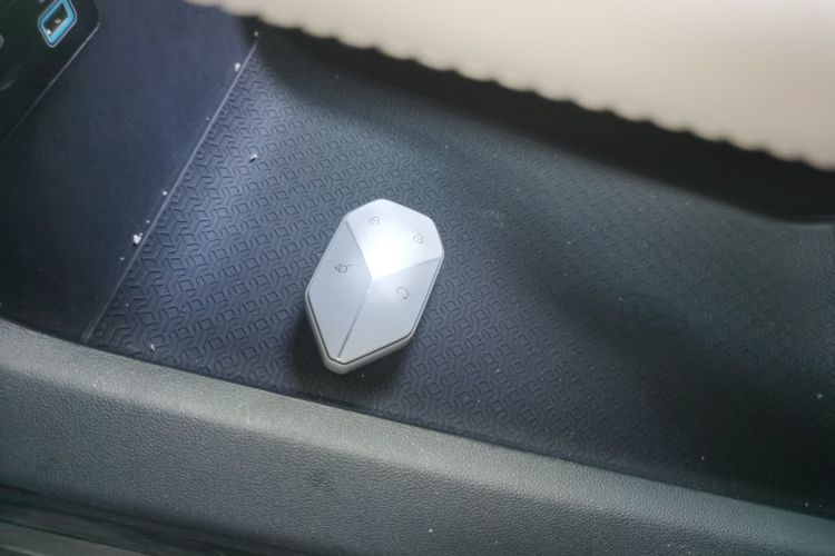 Used Formula Leopard Titanium 3 2025 501KM All-Wheel Drive Intelligent Driving Ultra Version
