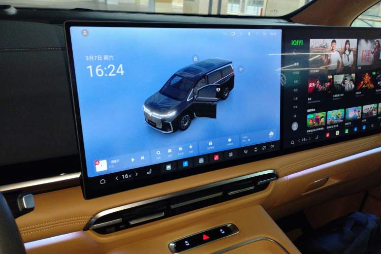 Used VOYAH Dream 2025 EV Four-Wheel Drive Flagship Kunpeng Edition
