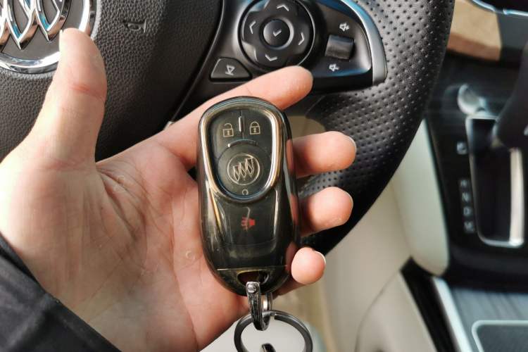 Used Buick GL8 2017 ES 28T Comfort Model China V Standard