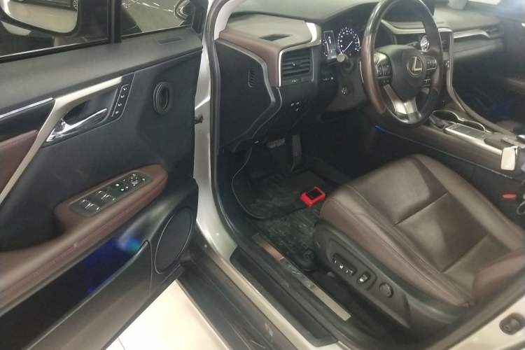 Used Lexus RX 2020 300 4x4 Elegant Edition China VI Driver Seat