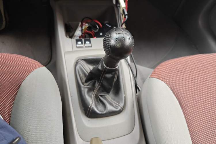 Used Chevrolet Sail 2013 Sedan 1.2L Manual Fashion Edition Gear Lever