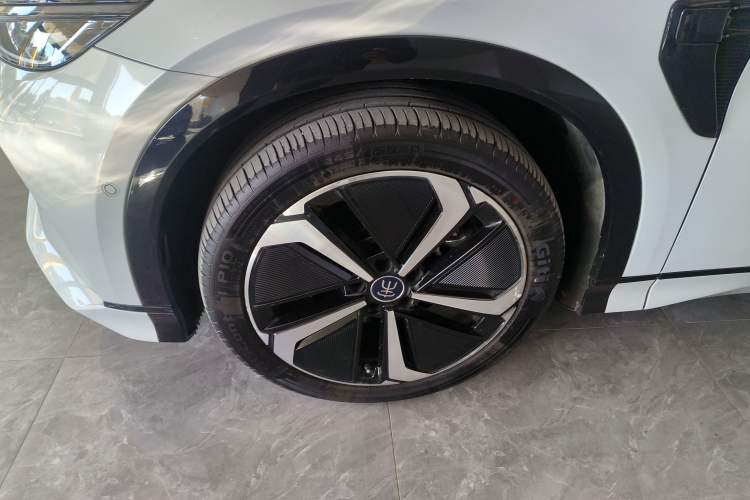 Used BYD Song L EV 2025 Intelligent Driving Version 662 km LiDAR Excellence Edition
