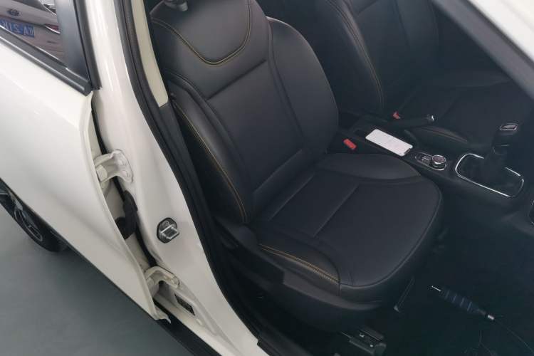 Used Dongfeng Aeolus AX4 2017 1.6L Manual ChaoShang Model
