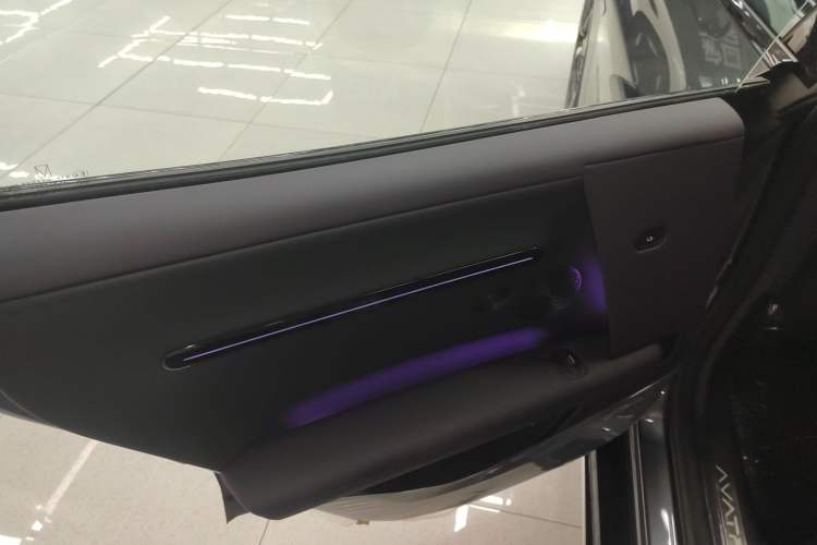 Used Avatr 06 2025 Max All-Electric Version