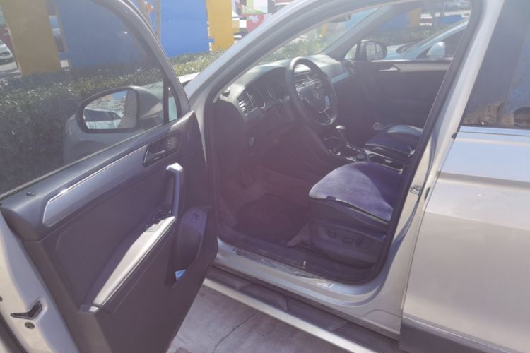 Used Volkswagen Tiguan L 2019 380TSI Automatic All-Wheel Drive Luxury Edition China VI Standard Driver Seat