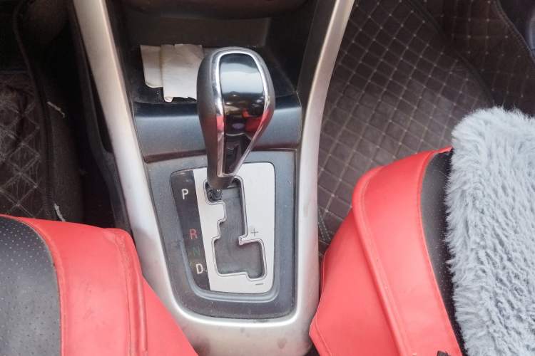 Used Baojun 630 2013 1.5L automatic comfort version Gear Lever