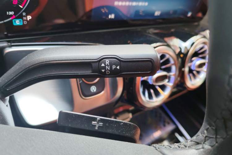 Used Mercedes-Benz GLB 2023 Refreshed GLB 200 Dynamic Edition
