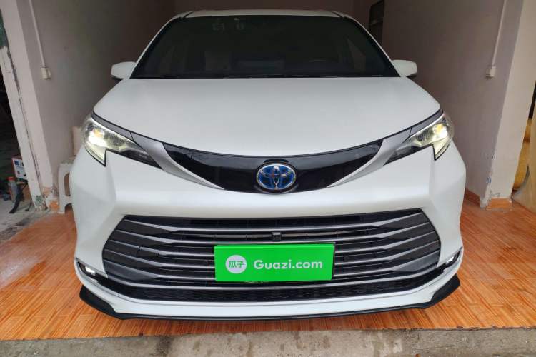 Used Toyota SIENNA 2023 2.5L Hybrid Ultimate Edition