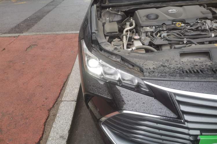 Used Toyota Avalon 2019 Dual-Engine 2.5L Luxury Edition China VI Standard