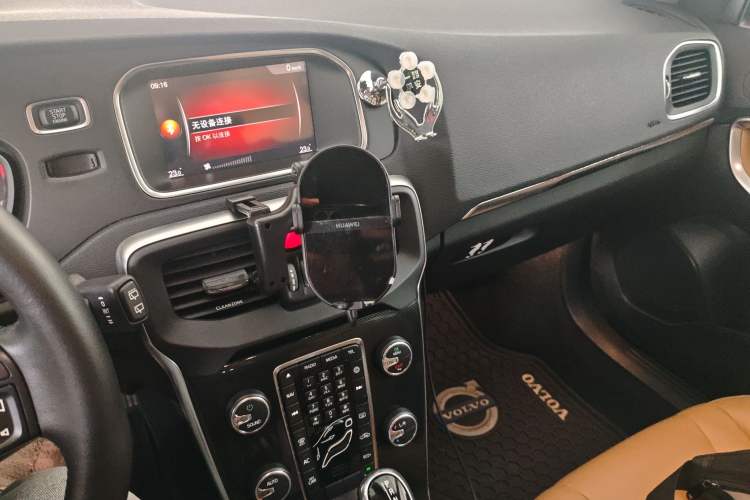 Used Volvo V40 2017 T3 Zhiyi Edition