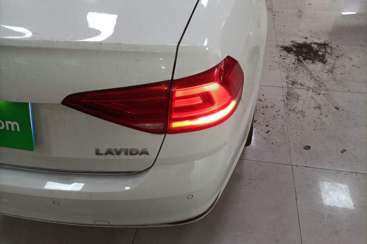 Used Volkswagen Lavida 2017 1.6L Automatic Comfort Edition