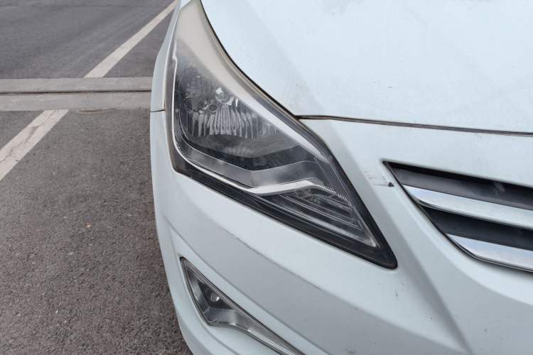 Used Hyundai Verna (older generation) 2014 1.4L Manual Smart GLS Trim
