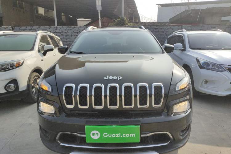 Used Jeep Cherokee 2016 2.4L Professional Smart Version