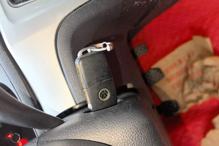 Used Volkswagen Lavida 2013 Restyled Classic 1.6L Manual Comfort Edition Vehicle Key