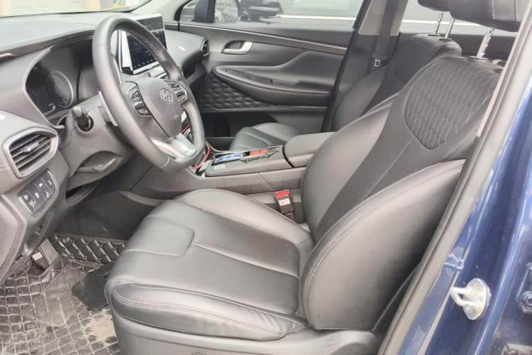 Used Hyundai Santa Fe 2020 380 TGDi Automatic All-Wheel Drive DLX HTRAC Prestige PLUS Left Front Seat