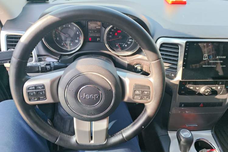 Used Jeep Grand Cherokee 2011 3.6L Comfort Edition